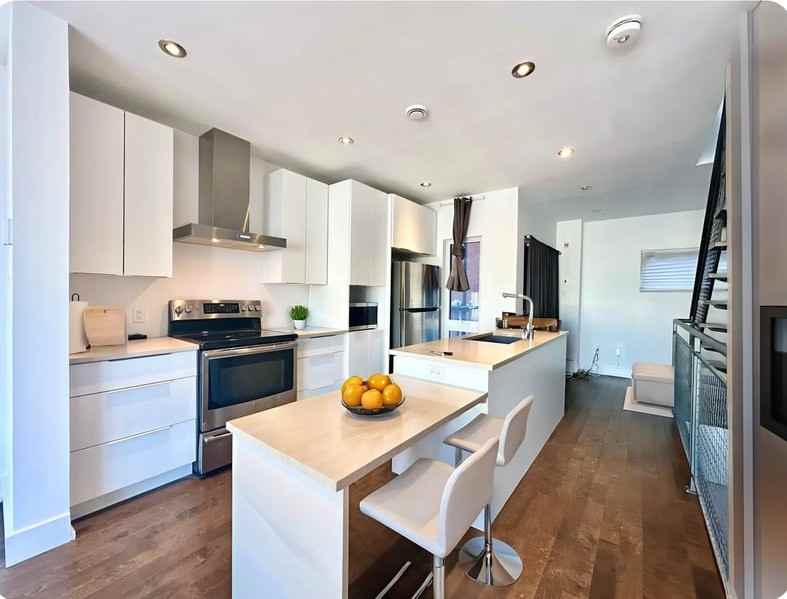 596 McLeod St Unit 2 - Photo 2 of 13