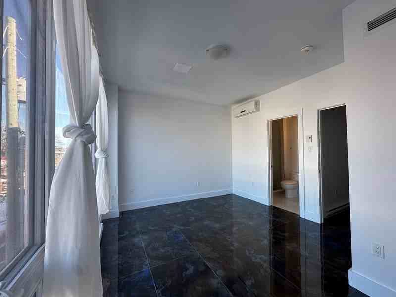 596 McLeod St Unit 2 - Photo 7 of 13