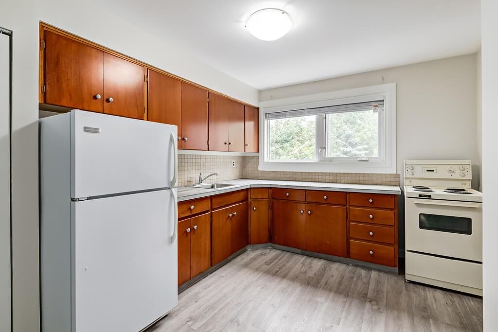 Crestwood Apartments - Photo 5 of 26