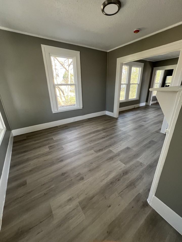 726 Henderson Ave #1 - Photo 3 of 10