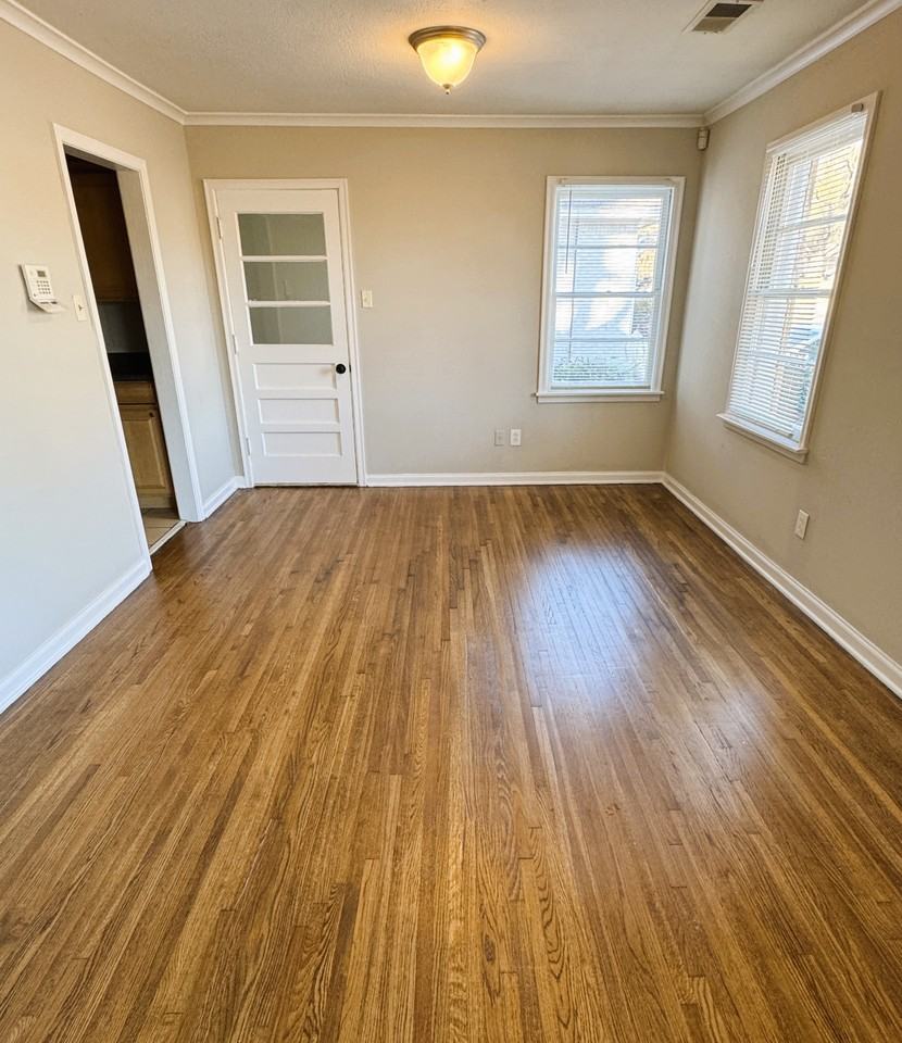 1331 Colonial Rd #1 - Photo 3 of 16