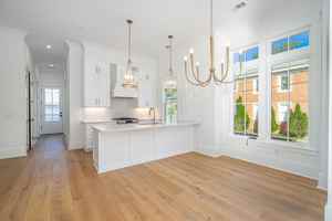 featured image of 302 W 38th St #1