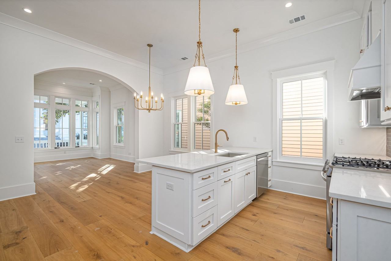 302 W 38th St #1 - Photo 7 of 28