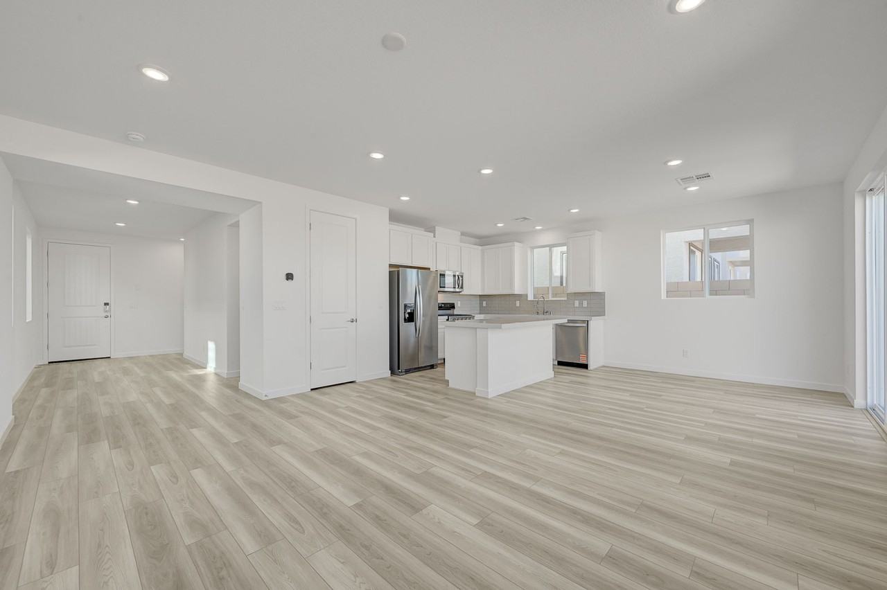 8484 W Agate Ave #1 - Photo 7 of 50