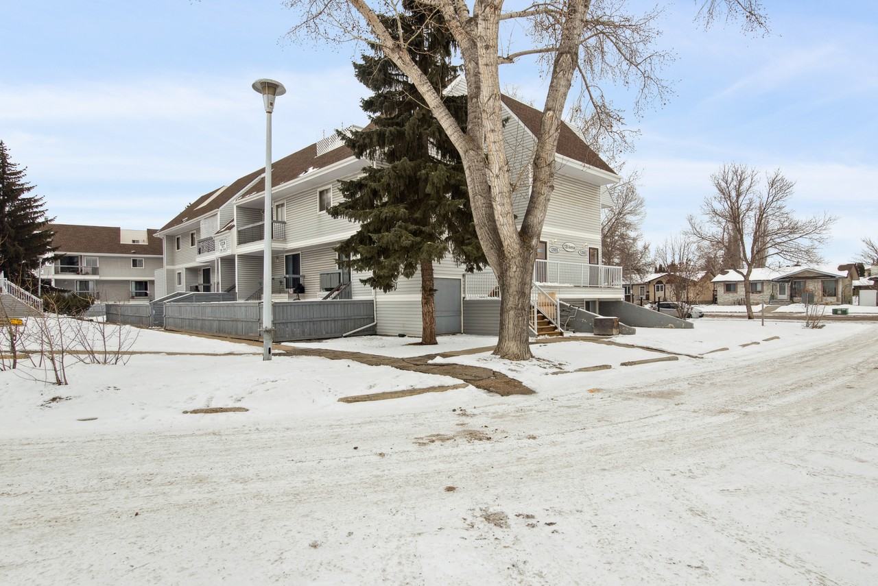 Deerwood Place - Photo 3 of 50