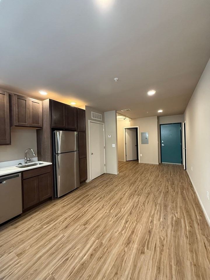 NICO - Photo 3 of 36