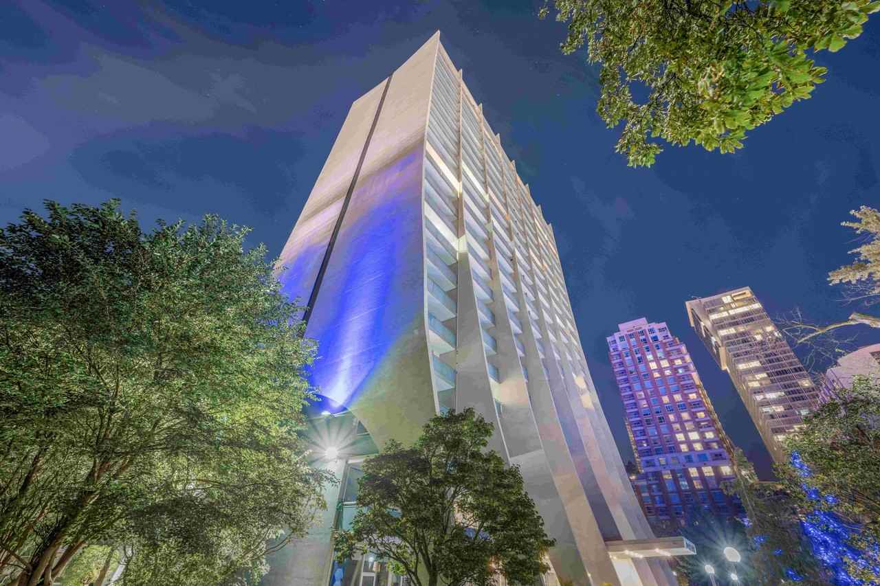 Prince Arthur - Photo 5 of 42