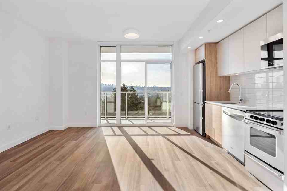 Yarrow and Aster East Village Apartments - Photo 7 of 27