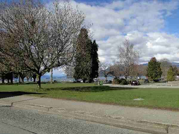 Yorkshire Apartments - Photo 6 of 8