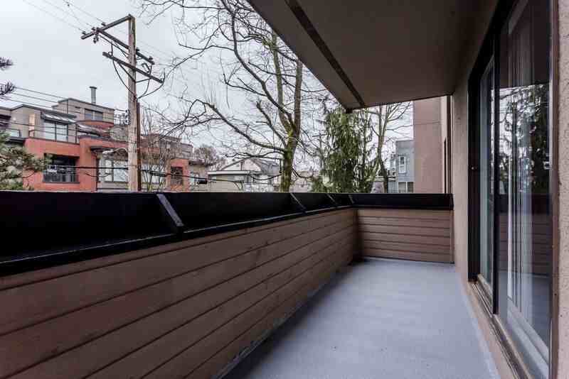 Yorkshire Apartments - Photo 7 of 8