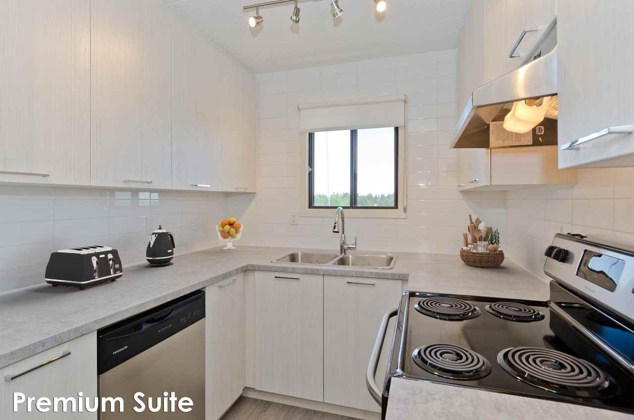 Richmond Towers - Photo 3 of 18