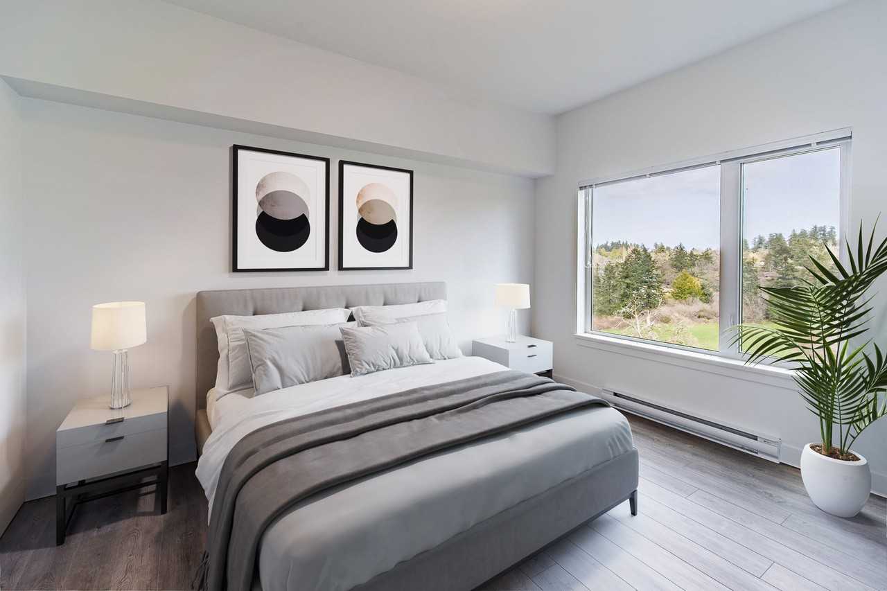 Aurora - Photo 5 of 8