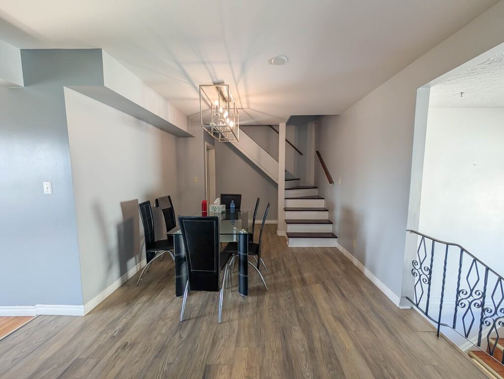 6930 Whitman Ave - Photo 5 of 32