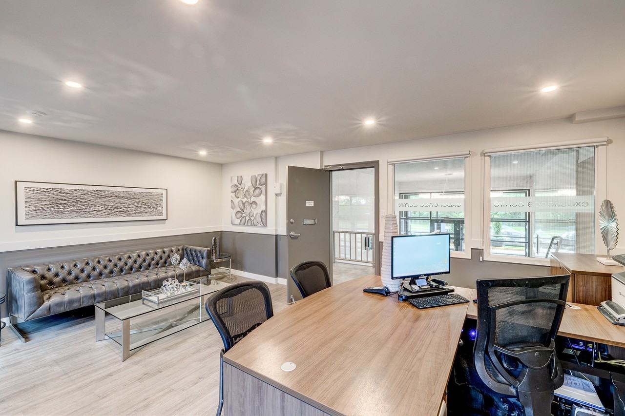 Capital View Tower - Photo 6 of 23