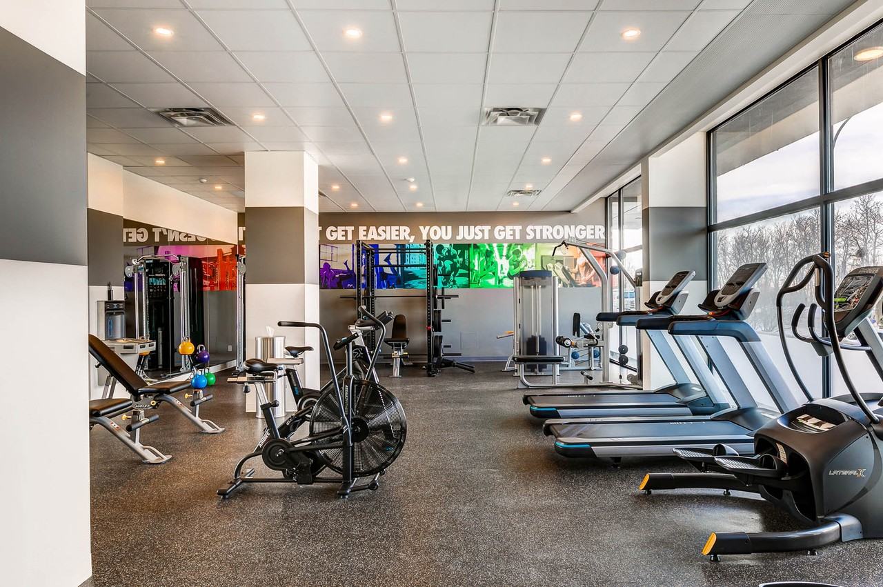 Capital View Tower - Photo 7 of 23