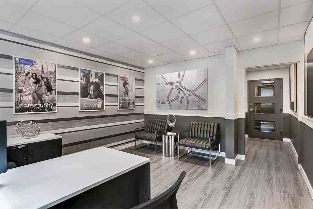 Maureen Manor - Photo 4 of 10