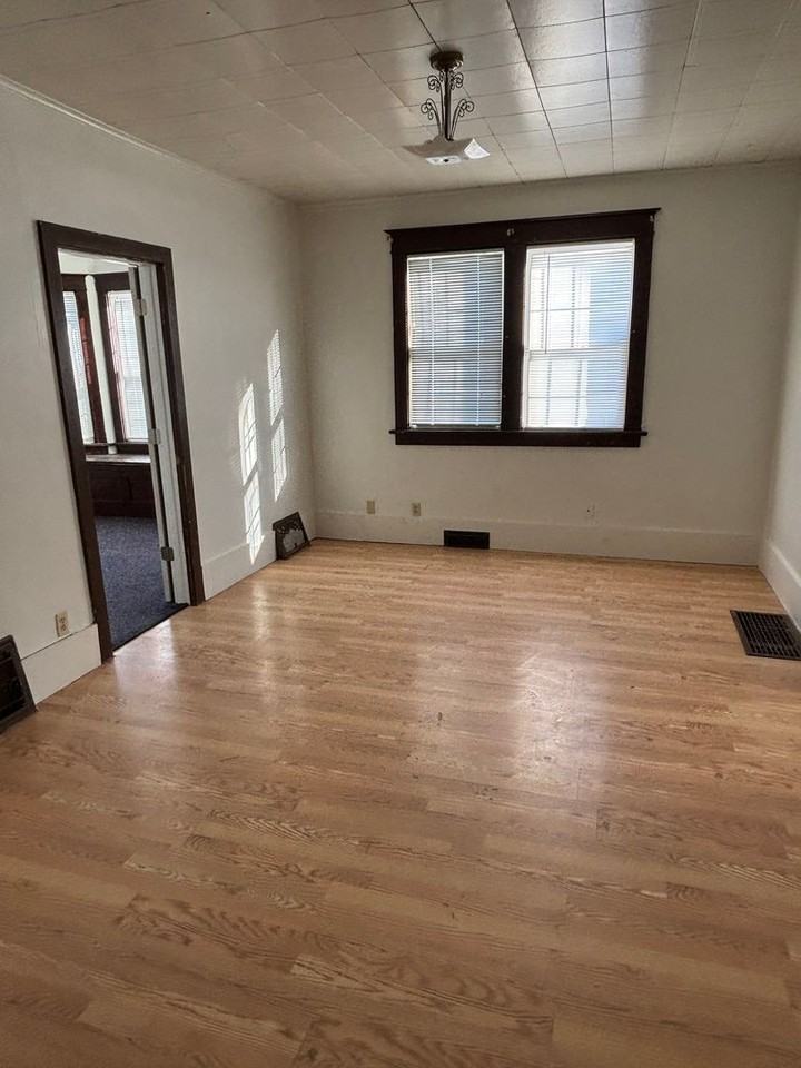 128 Davenport - Photo 3 of 25