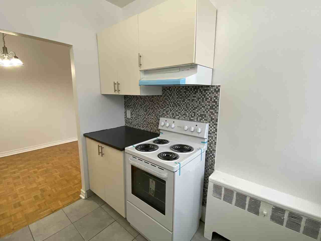 36 Thorncliffe Park Drive - Photo 5 of 50