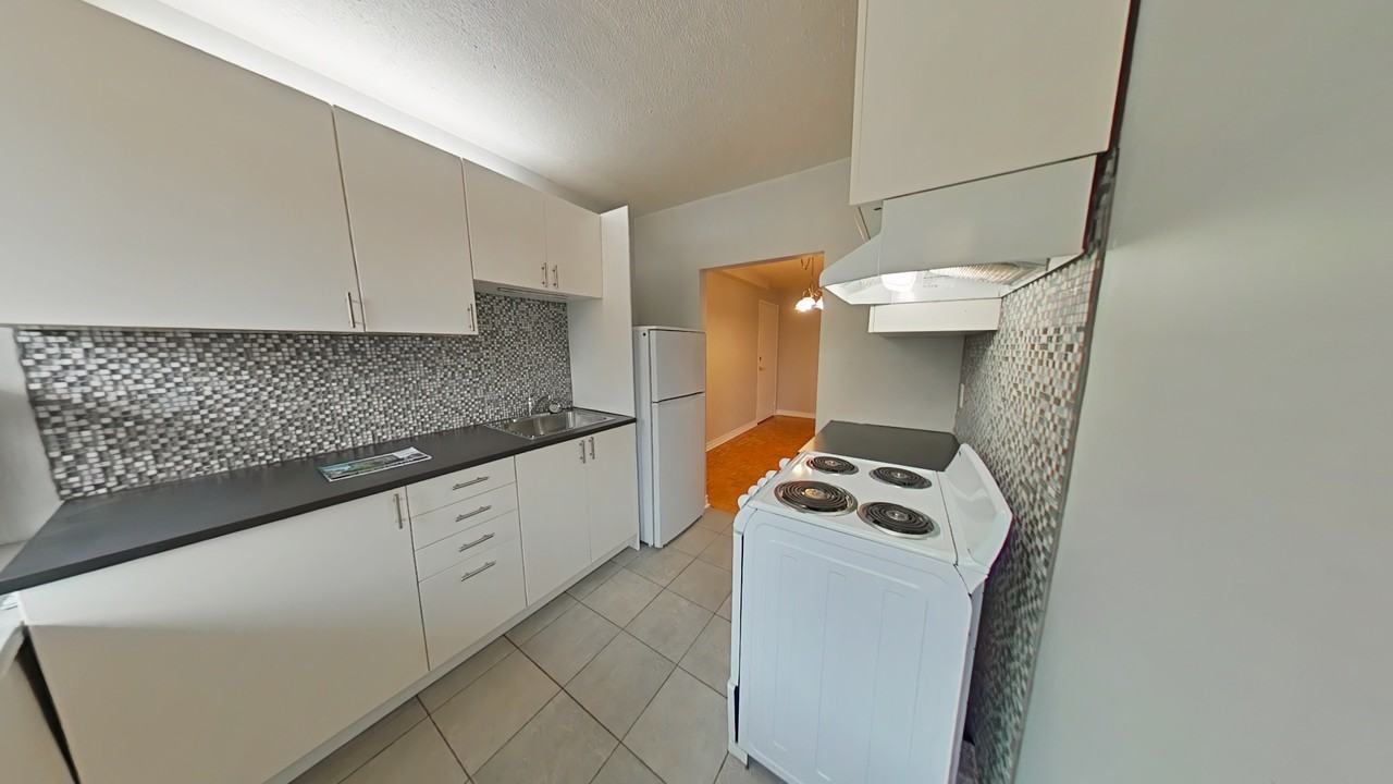 36 Thorncliffe Park Drive - Photo 6 of 50