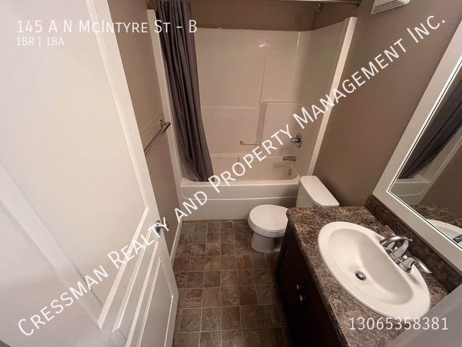 145 N McIntyre St - Photo 4 of 6