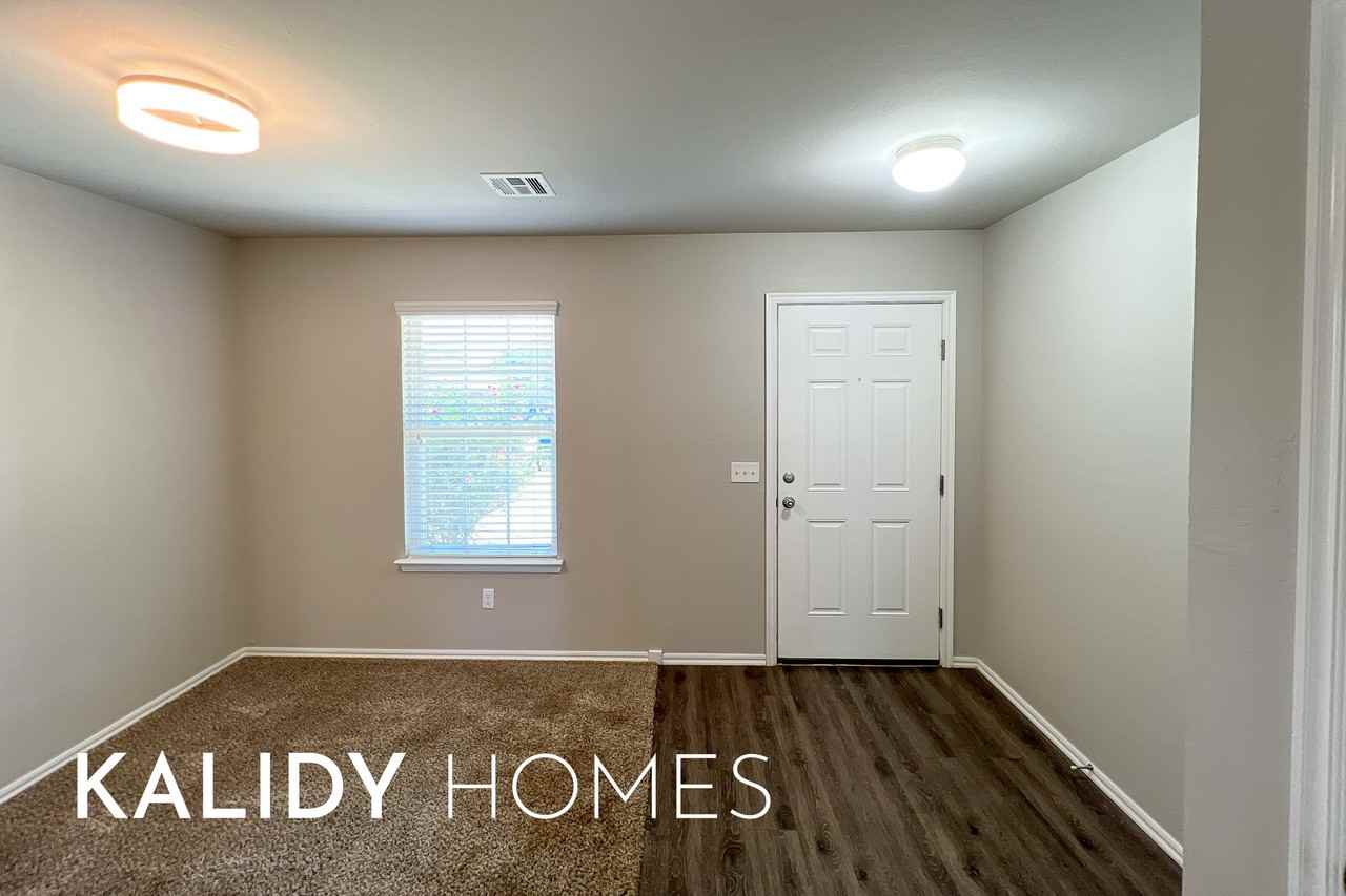 9317 Nw 71st St #1 - Photo 4 of 34