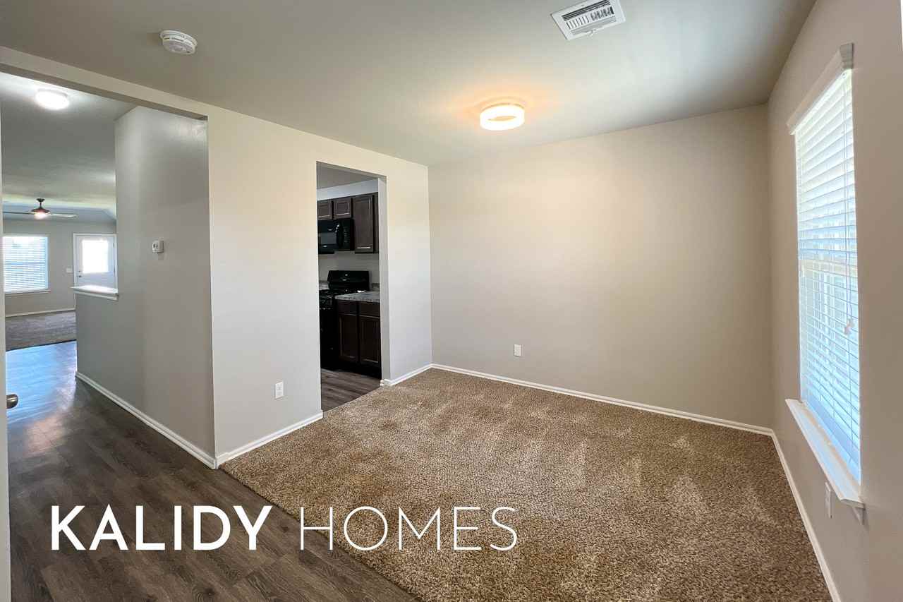 9317 Nw 71st St #1 - Photo 5 of 34