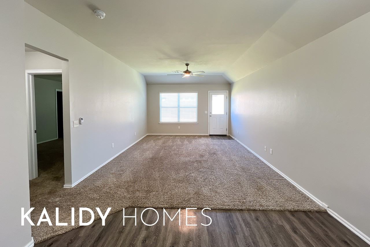 9317 Nw 71st St #1 - Photo 7 of 34