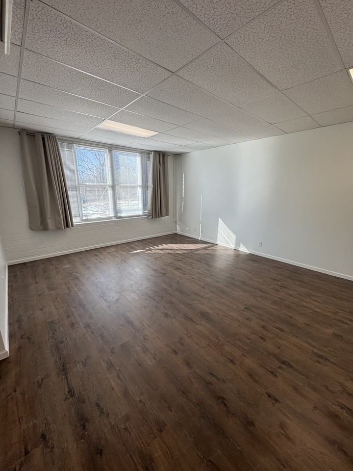 45 Point Dr #102 - Photo 2 of 5