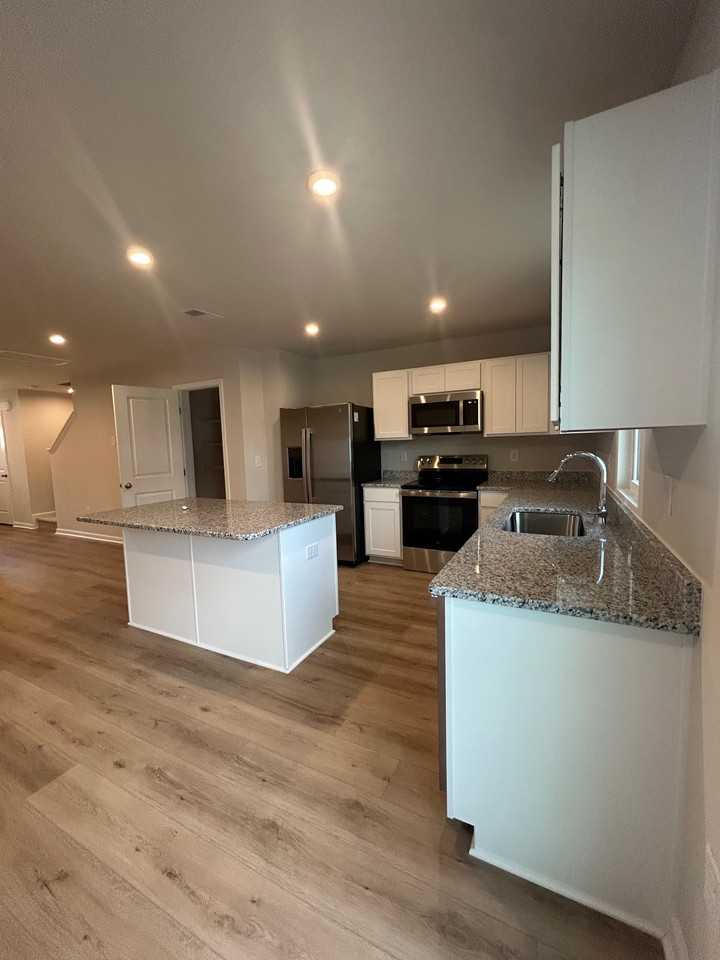 284 Meadows Drive #A - Photo 4 of 29