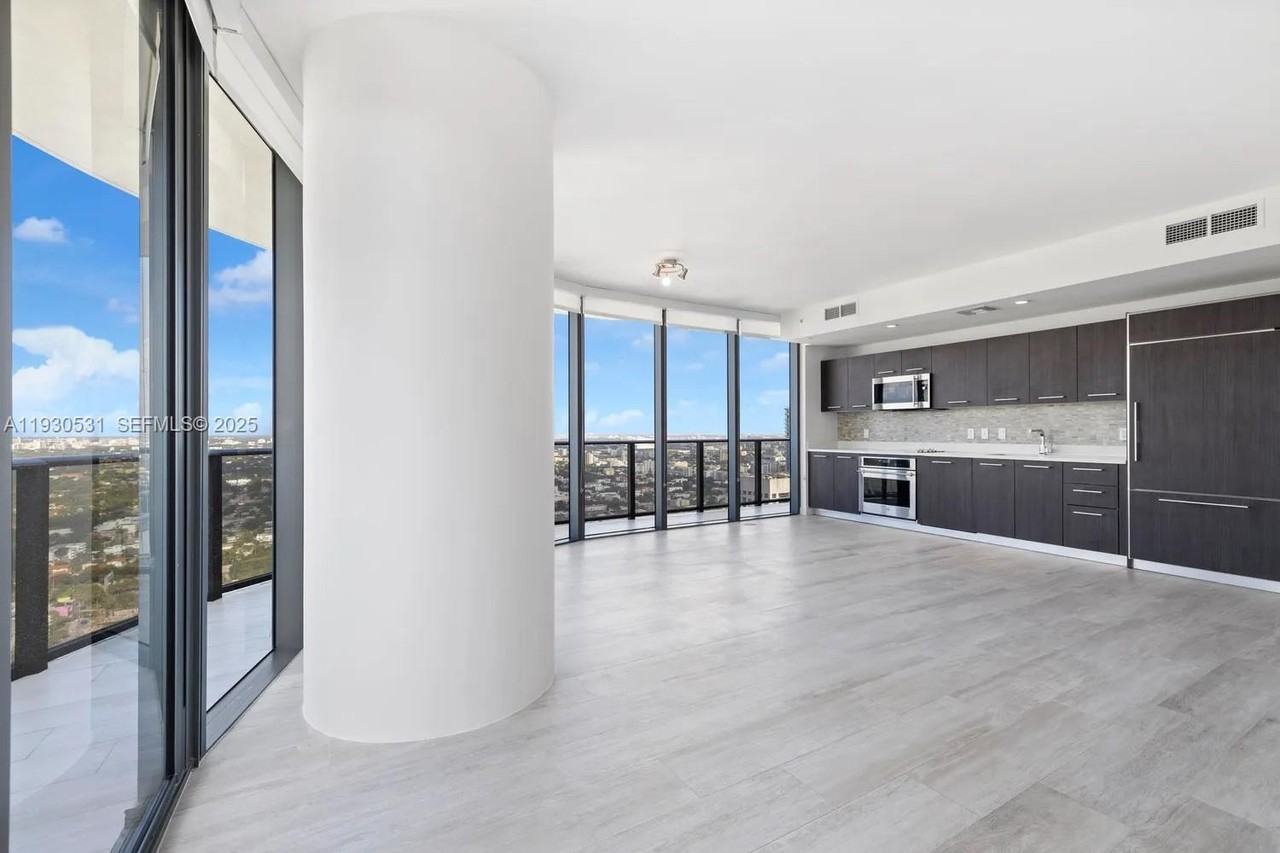 SW 10th St & S Miami Ave - Photo 4 of 17