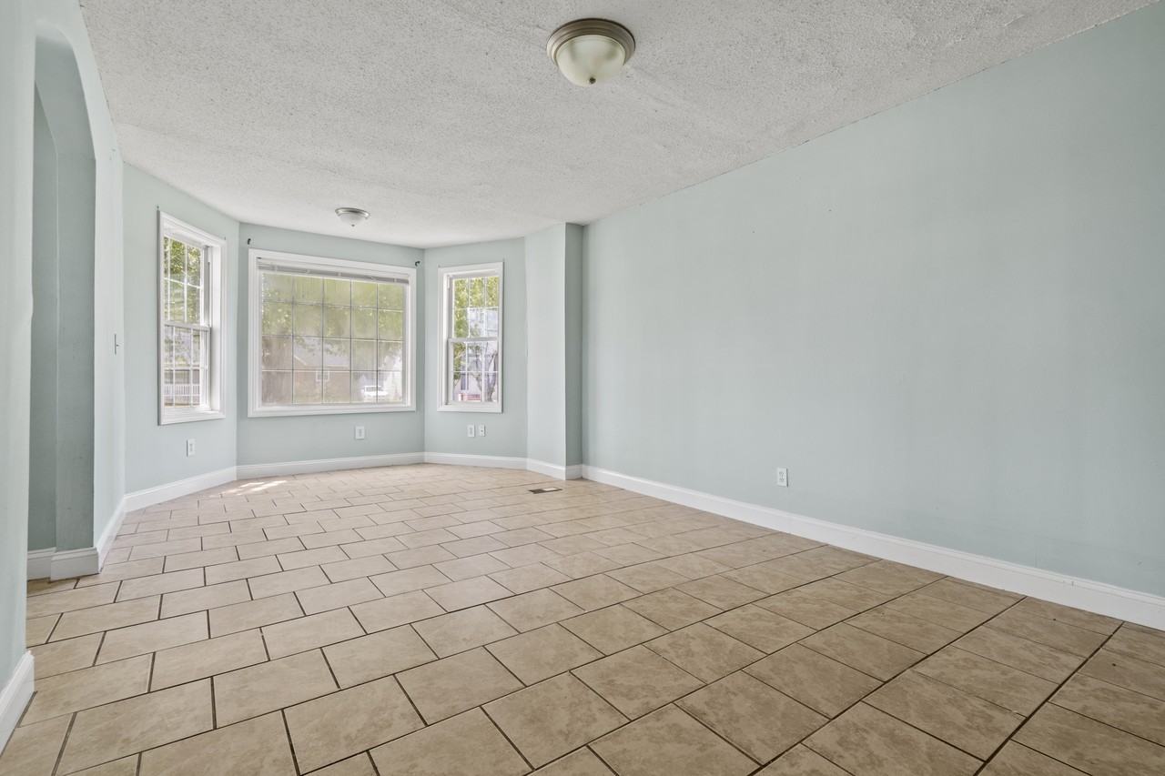 172 S Aiken Dr #1 - Photo 5 of 21