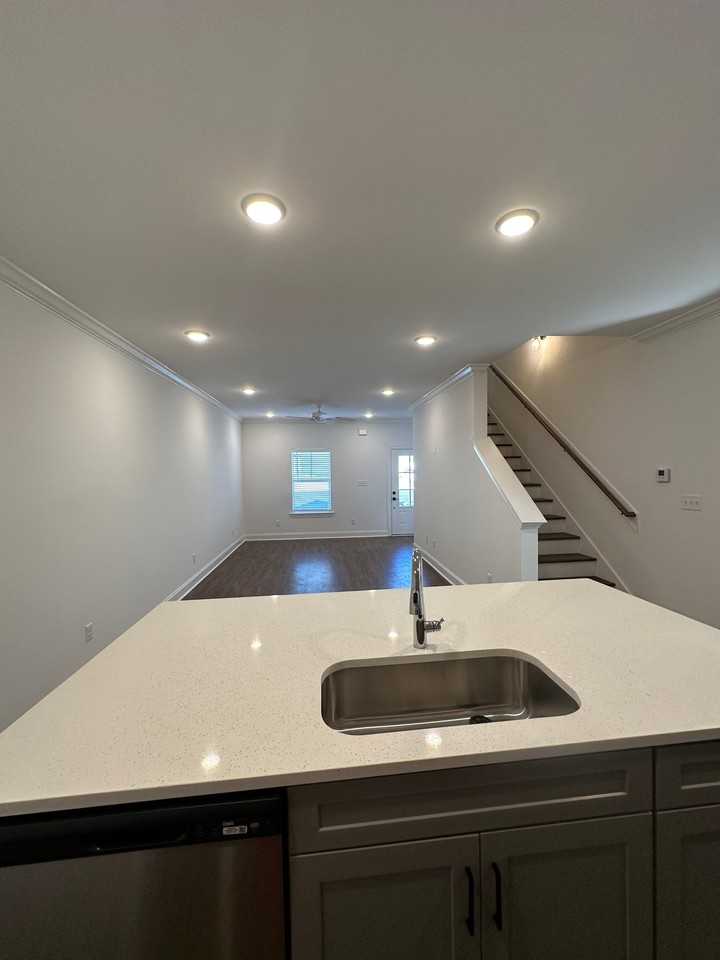 673 Cottage Grove Cir #1 - Photo 6 of 23