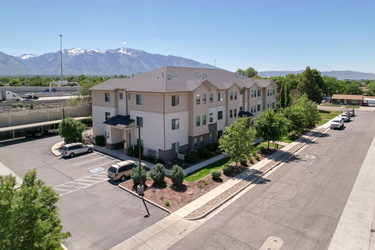 Grand at Midvale - Photo 2 of 4