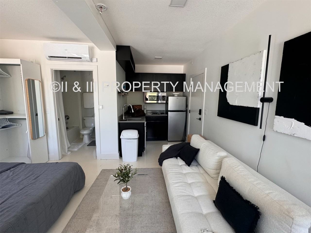 2950 Summit St. Kansas CIty, MO 64108 Blgd 1 #5 - Photo 4 of 11