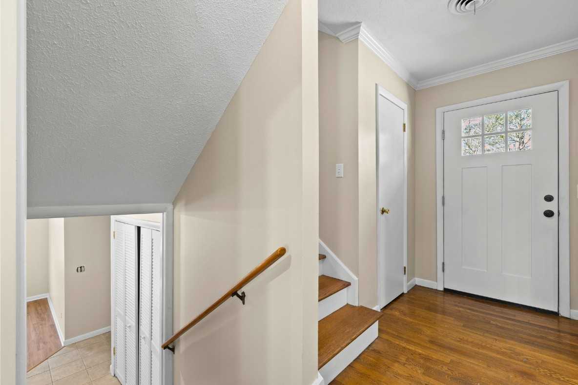 315 Oak St #NA - Photo 4 of 21