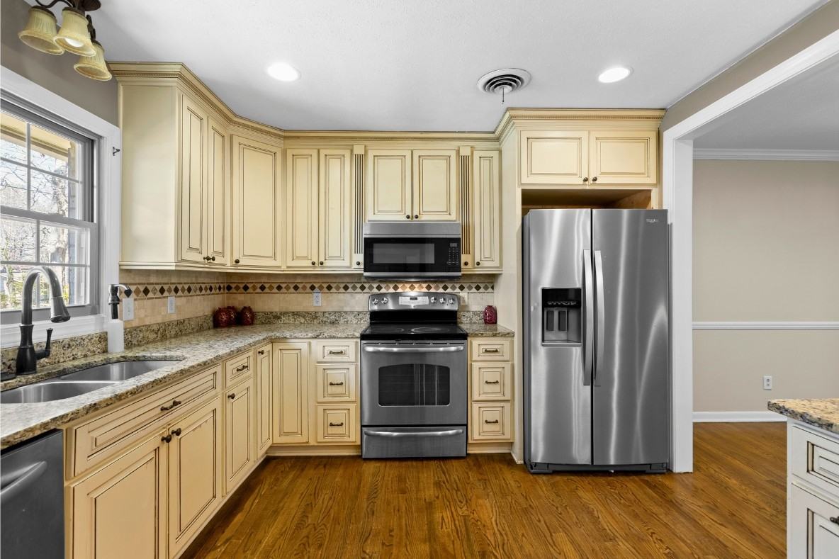 315 Oak St #NA - Photo 5 of 21