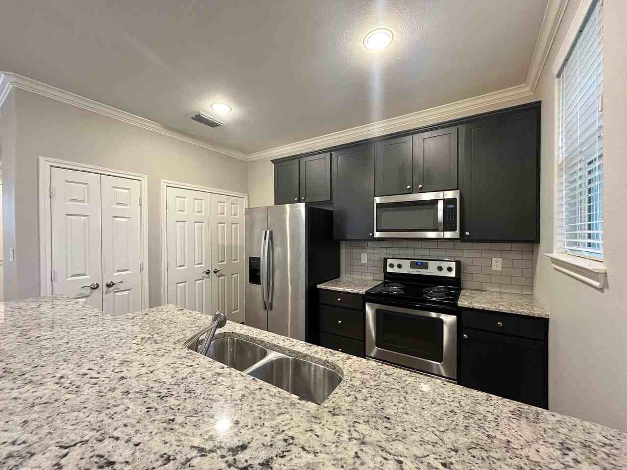 Aria Village - Photo 6 of 39