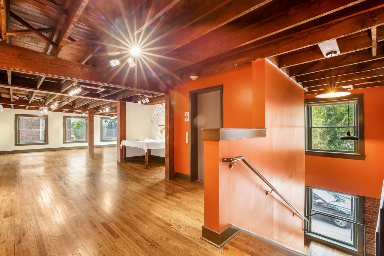 594 Locust Street125 West 6th Avenue #1 - Photo 2 of 27