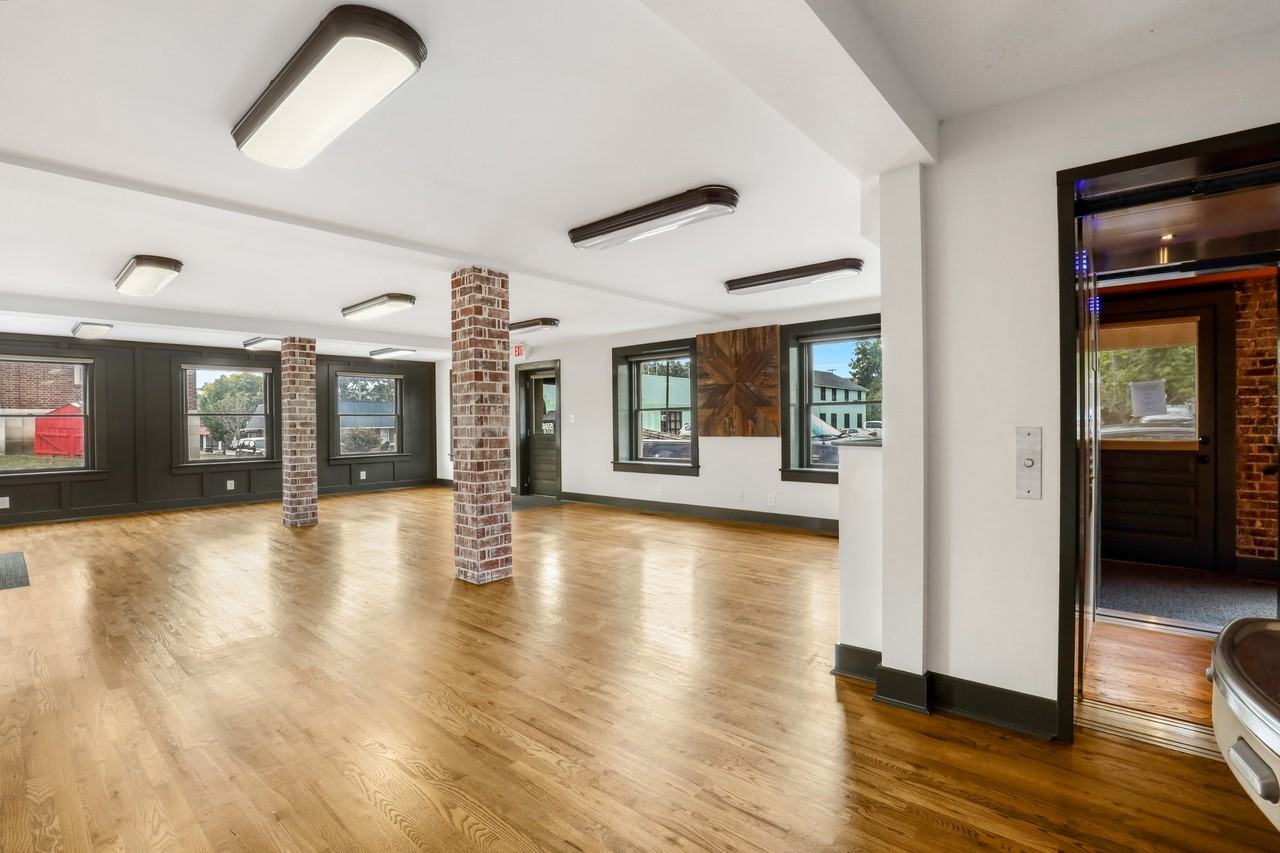 594 Locust Street125 West 6th Avenue #1 - Photo 3 of 27