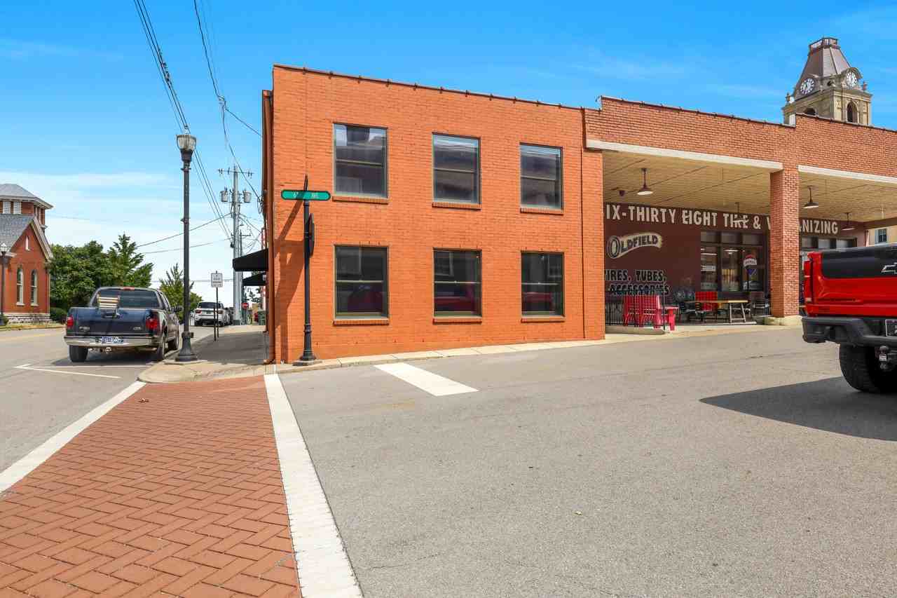 594 Locust Street125 West 6th Avenue #1 - Photo 6 of 27