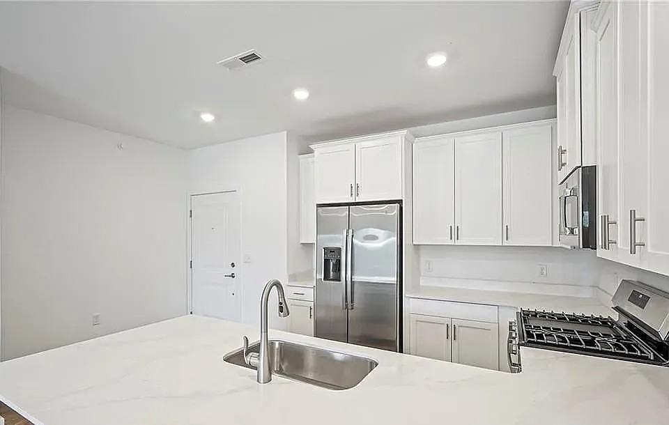 28310 Radford Ct #1 - Photo 3 of 3