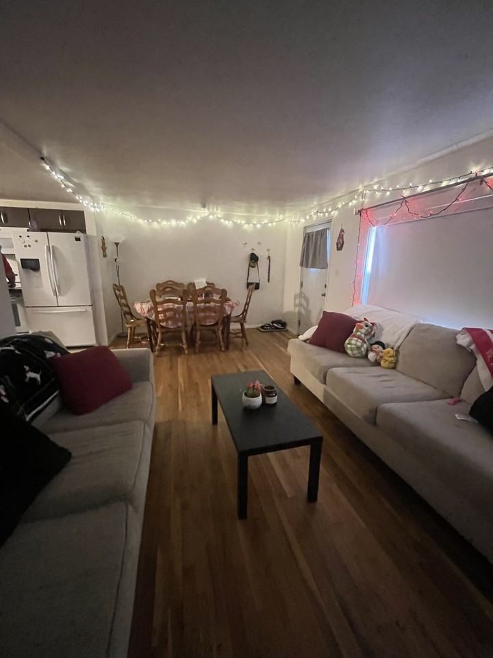 662 Budlong St #1 - Photo 4 of 22