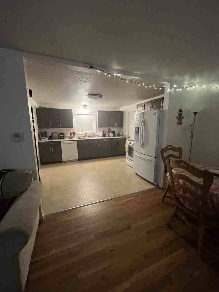 662 Budlong St #1 - Photo 5 of 22