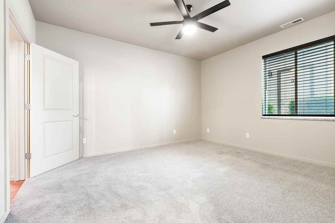 OLP 5264 NE 121st Avenue - Photo 6 of 35