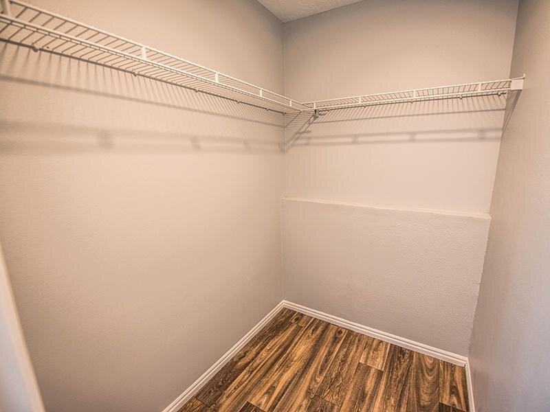 2075 N Main St - Photo 7 of 43