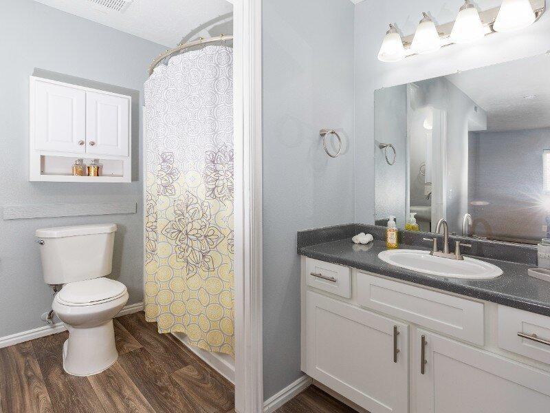 2075 N Main St - Photo 4 of 43