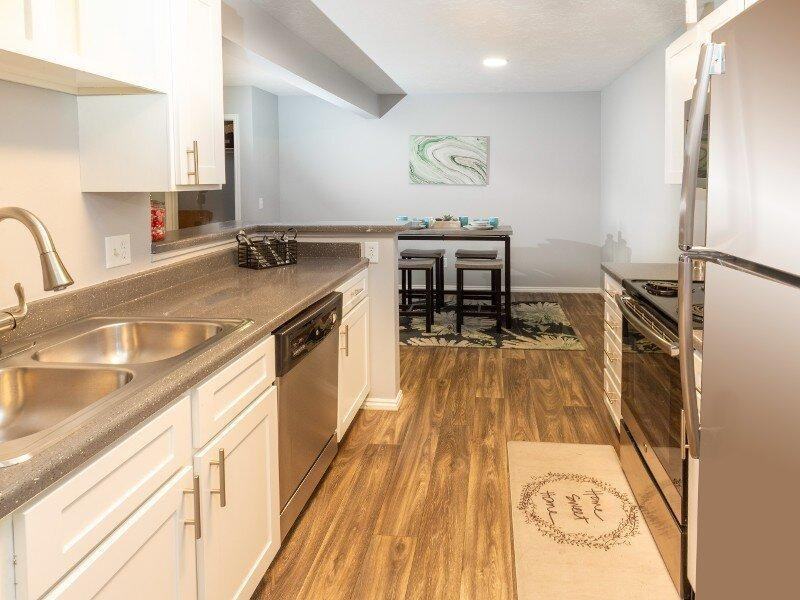 2075 N Main St - Photo 5 of 43