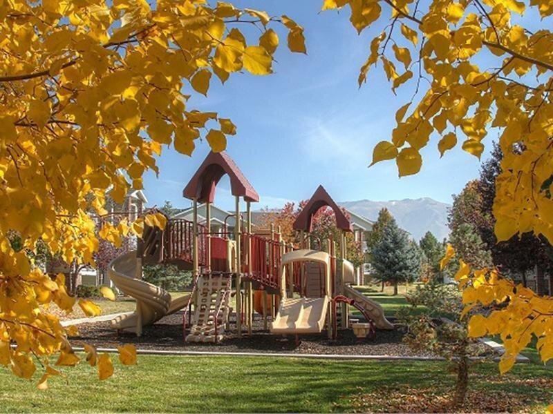 2075 N Main St - Photo 6 of 43