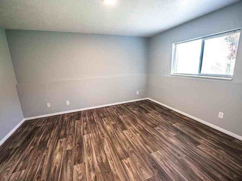 2075 N Main St - Photo 5 of 43