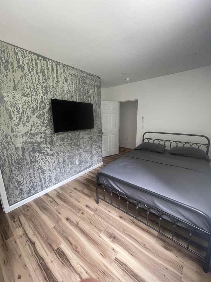 155 Grantwood Dr #2 - Photo 4 of 12